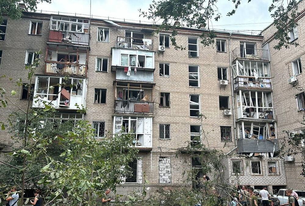 Число жертв удару по Миколаєву продовжує зростати: фото