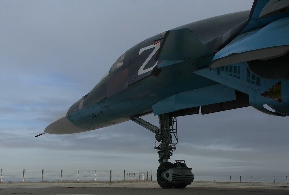 Російські Z-блогери заявили, що Україна атакувала відразу три російські аеродроми