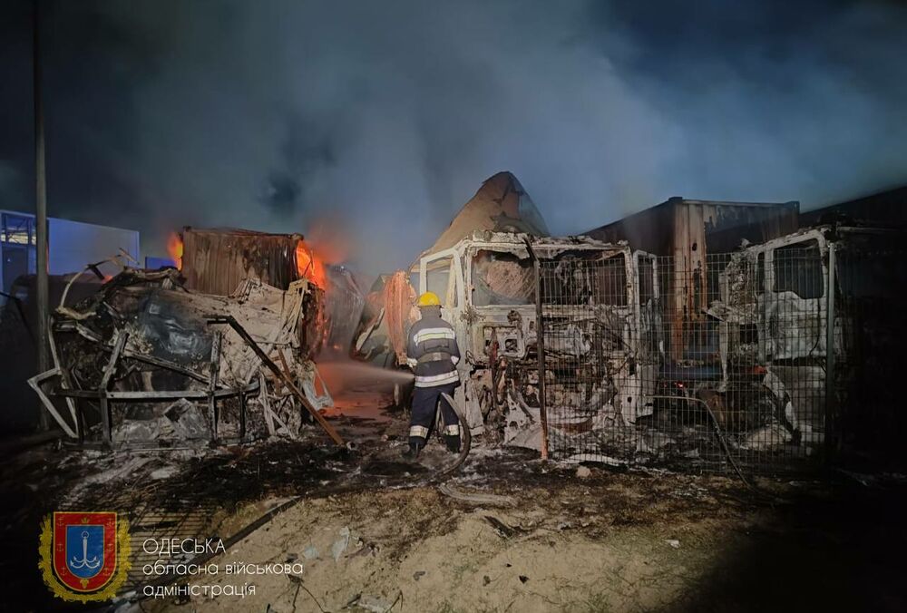 Росія всю ніч обстрілювала Одеську область: є прильоти та постраждалі (фото)