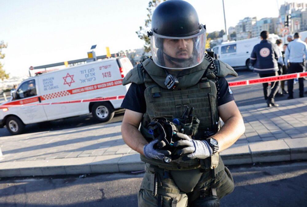 На въезде в Иерусалим прогремели взрывы: много пострадавших (фото)