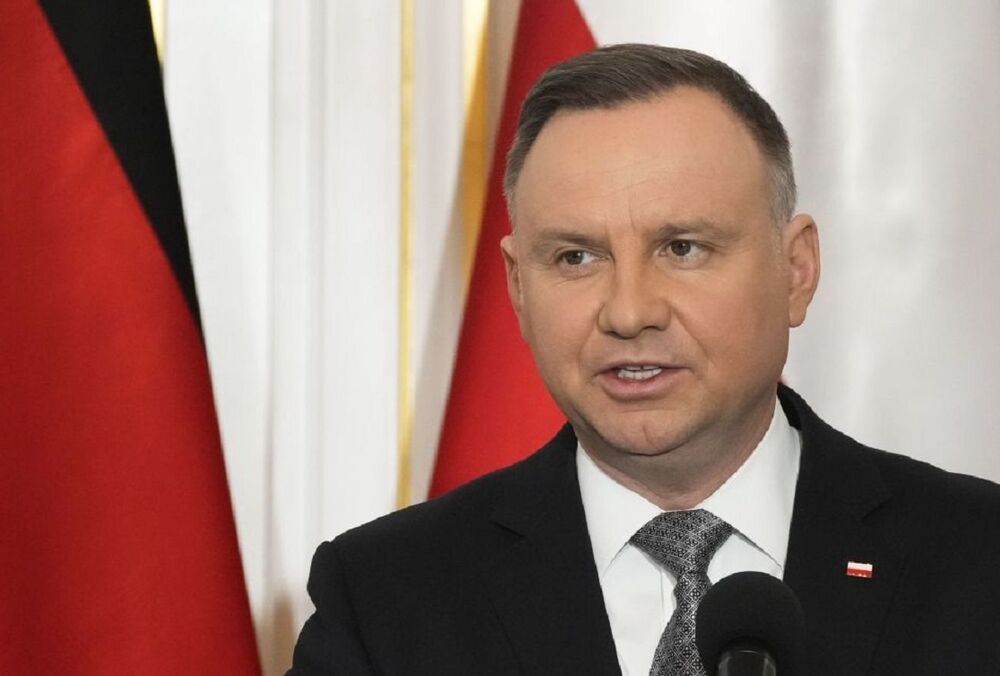 ”Что из того, что мы смеемся с танков 1960-х годов?”: Дуда предупредил, что Путин пока не проиграл войну