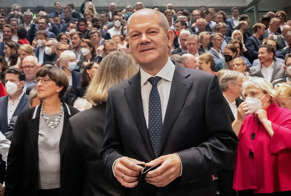 На саммите G20 Меркель собирается представить Шольца своим преемником  