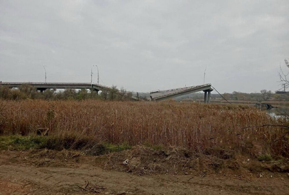 В Херсонской области взорваны сразу три моста: фото