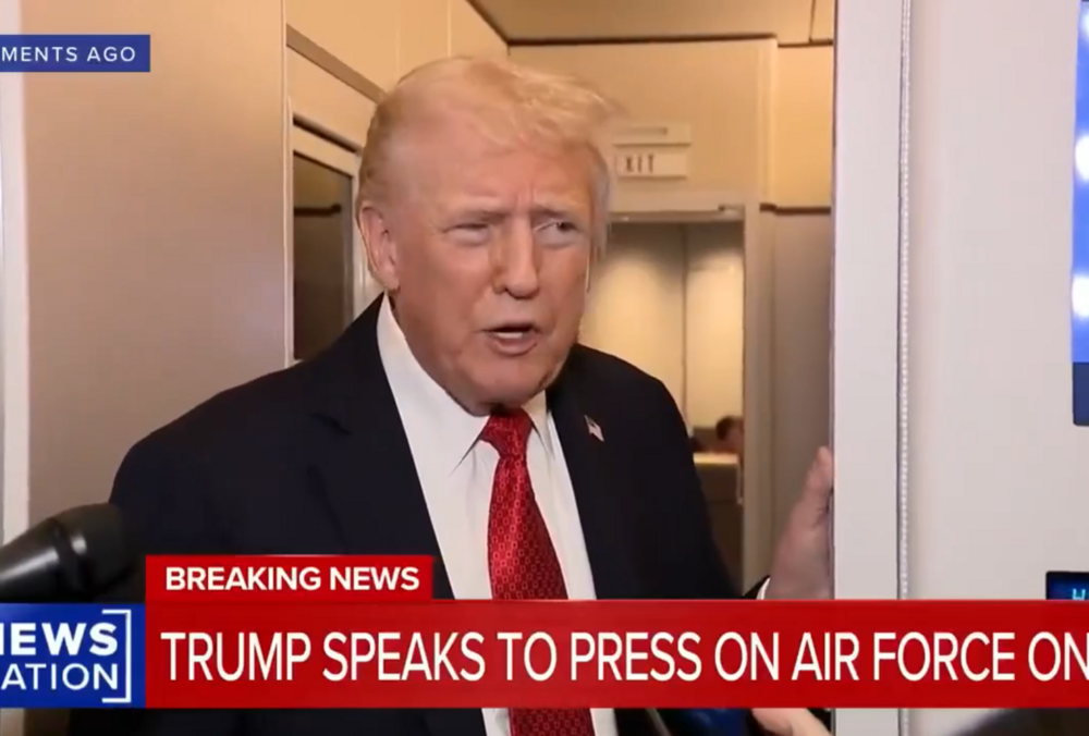 Трамп резко заявил Зеленскому, что стремится прекратить войну, а не возвращать Украине территории, — WSJ