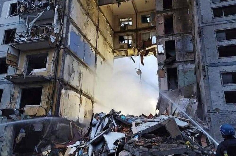 Россия сегодня утром атаковала предприятие в Запорожье: повреждено предприятие, два человека ранены 