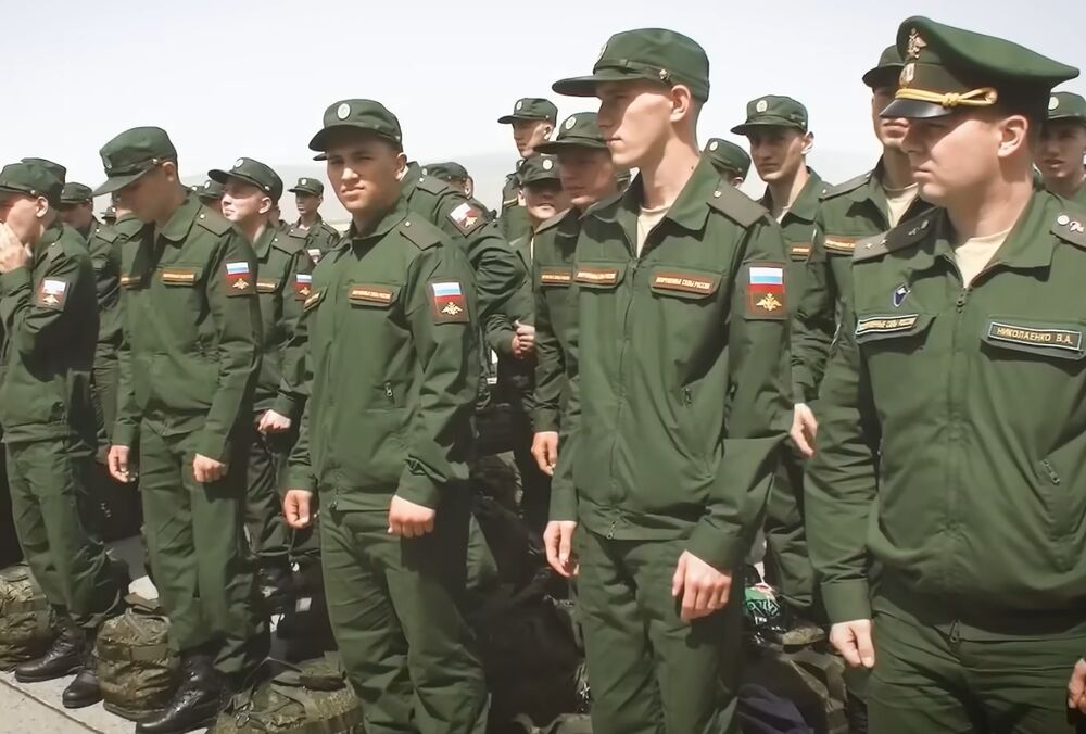 Росія готує до 1,5 тисяч резервістів для перекидання в Україну