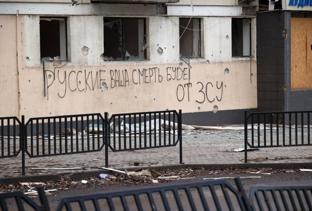 ЗСУ під Бахмутом знешкодили сотні окупантів та ліквідували склади з боєприпасами