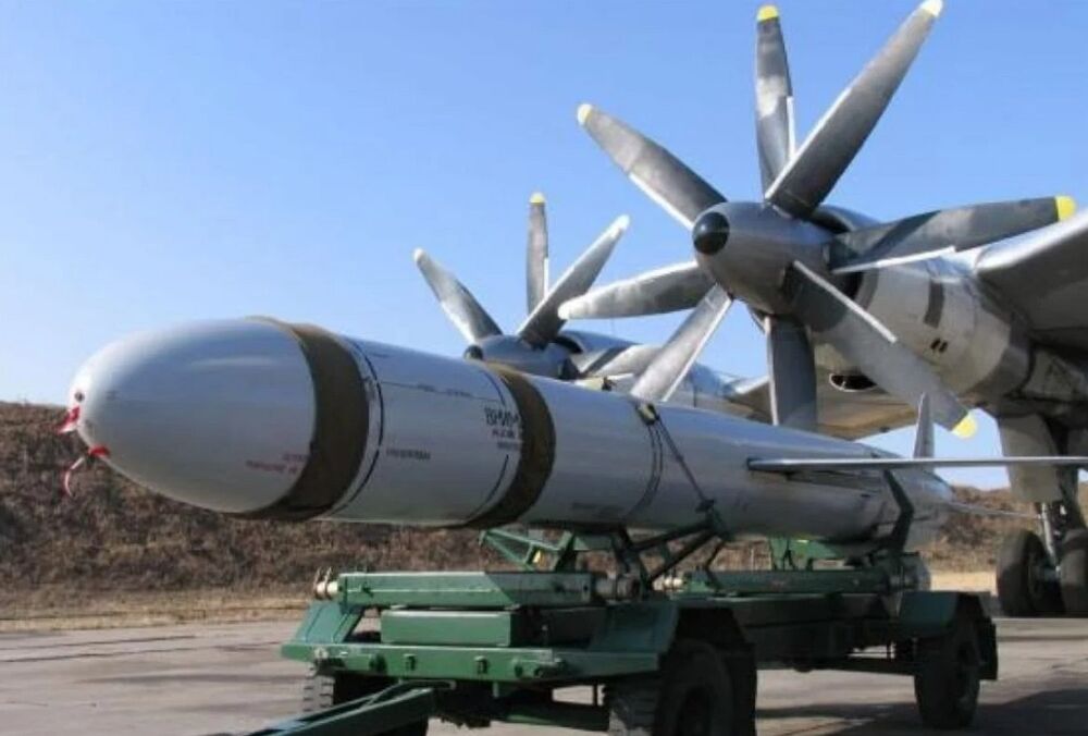 Росіяни сьогодні атакували Україну ракетами у дві хвилі: подробиці від Повітряних сил