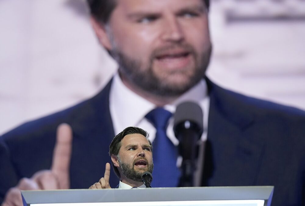 Команда Вэнса приказала поднять уровень воды в реке Огайо, чтобы вице-президент идеально покатался на каноэ