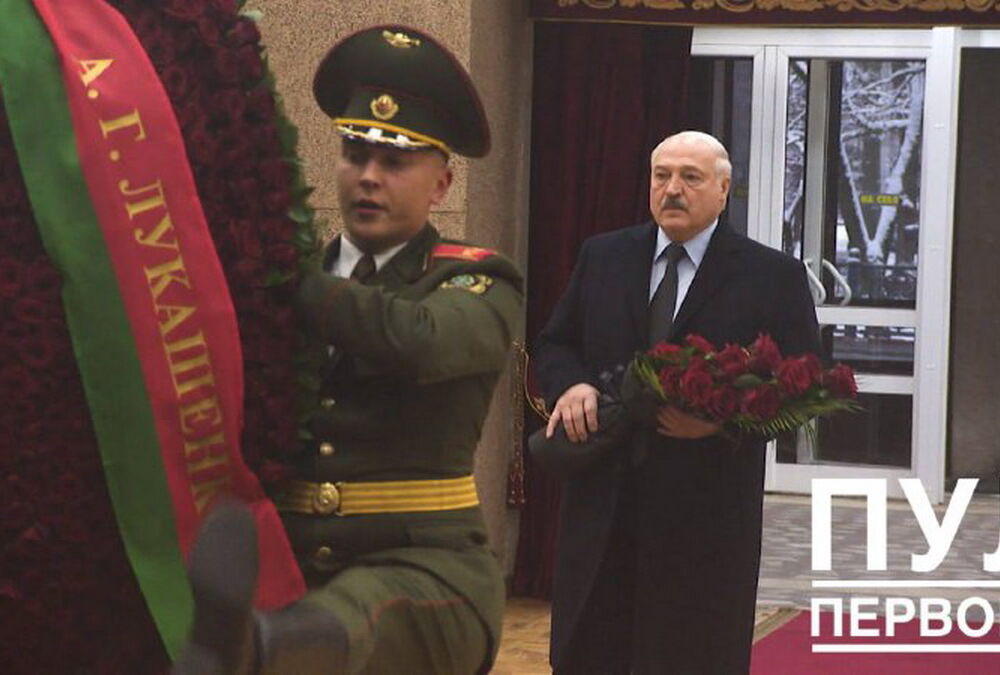 В Минске хоронят главу МИДа, о причинах смерти которого до сих пор не сообщили: фото