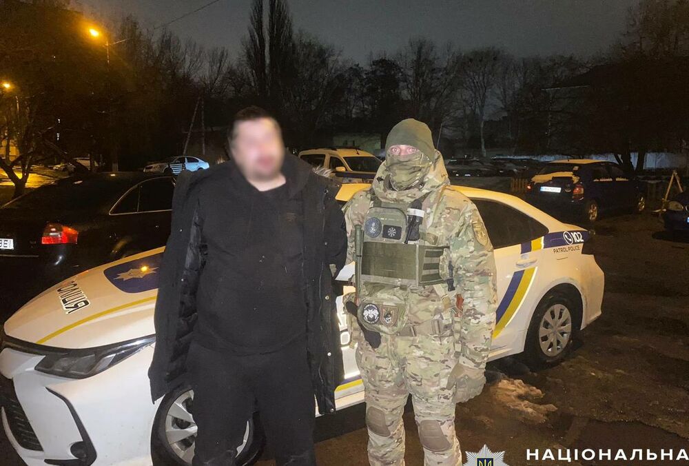 В Чернигове задержали нарушителей, запустивших фейерверк с балкона