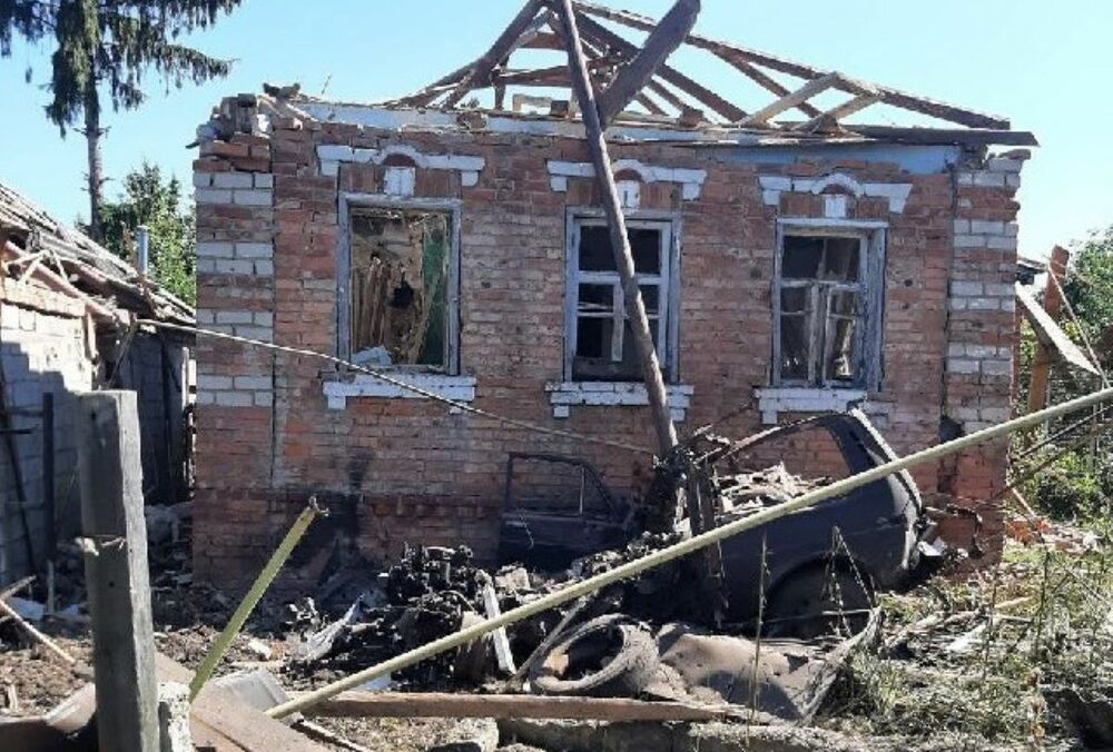 Оккупанты ударили из танка по домам в Казачьей Лопане Оккупанты ударили из танка по домам в Казачьей Лопане