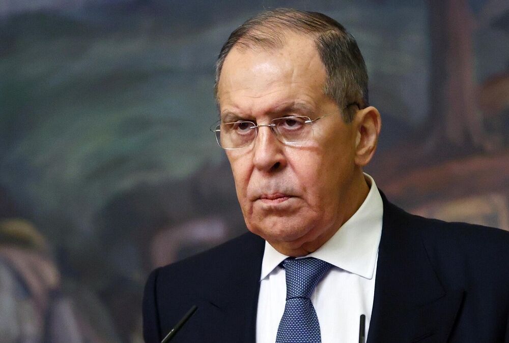 Болгария временно открыла свое воздушное пространство для самолета с Лавровым 