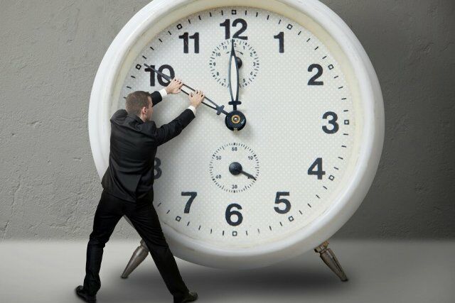 Рада не отменила сезонный перевод часов, законопроект должны доработать