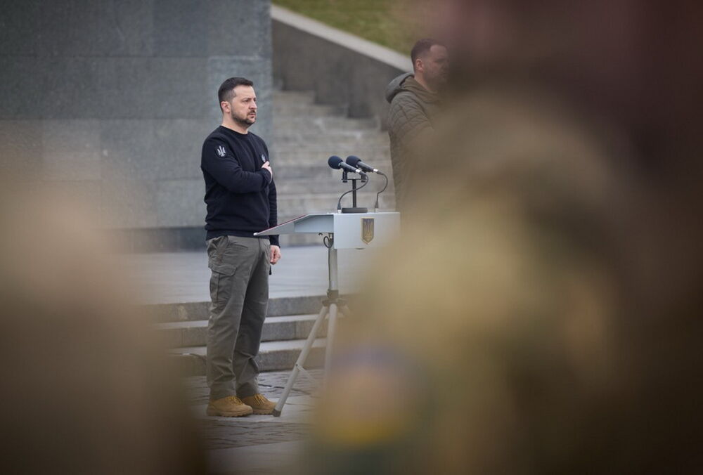 Україна не може розпочати контрнаступ через брак зброї, - Зеленський