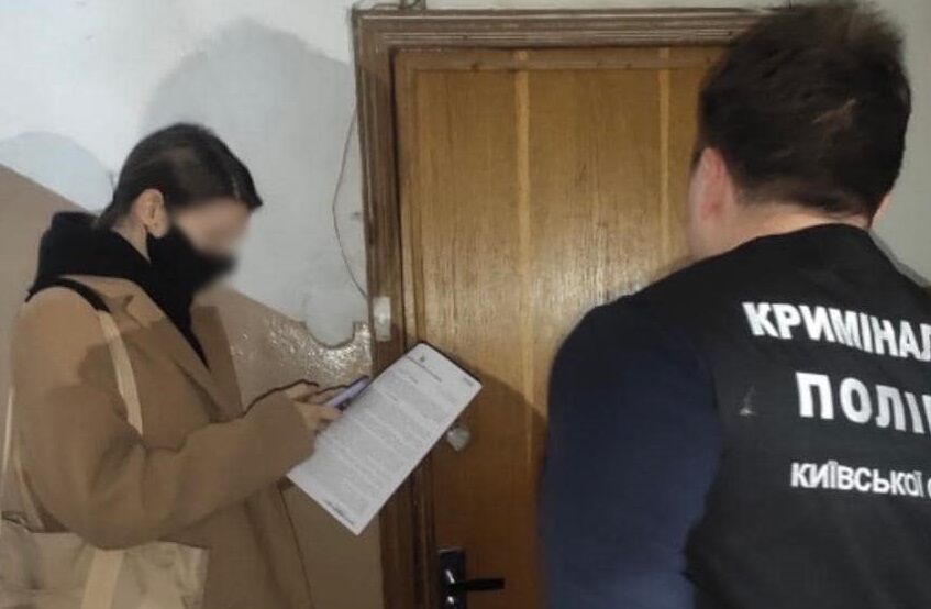 Відомого українського фотографа затримали за розбещення неповнолітніх