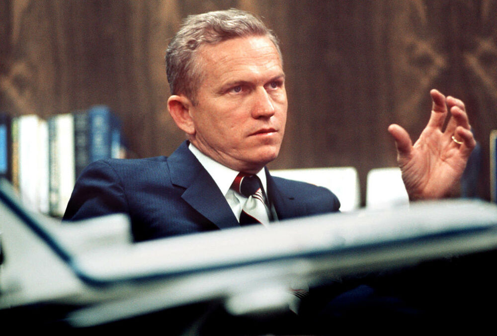 Умер астронавт Фрэнк Борман - он был первым человеком, который видел обратную сторону Луны