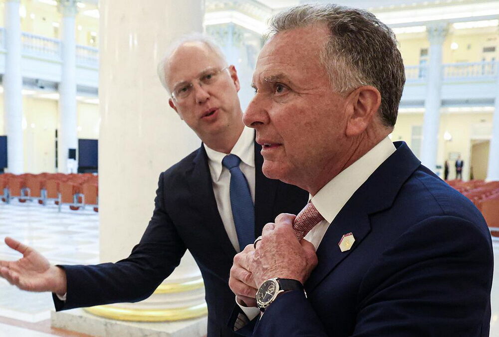 З росіянами посміхається, з українцями не дивиться у вічі: журналіст вказав на різницю у поведінці Віткоффа