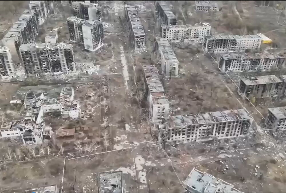 У зруйнованому Торецьку залишається понад тисяча людей