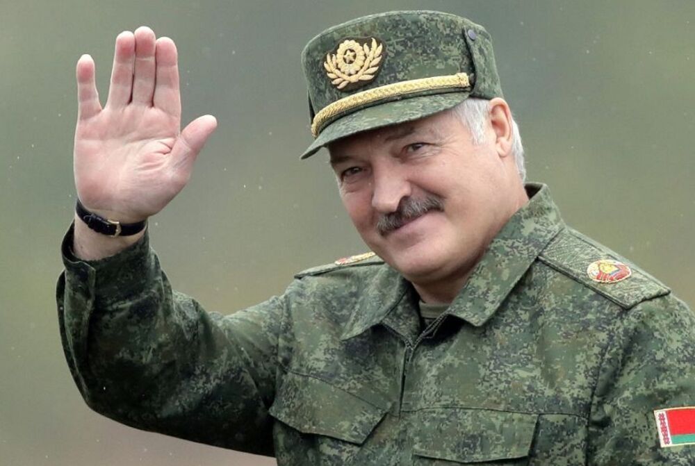 Політолог: Лукашенко перебуває ”на гачку” у Путіна, але не хоче воювати з Україною