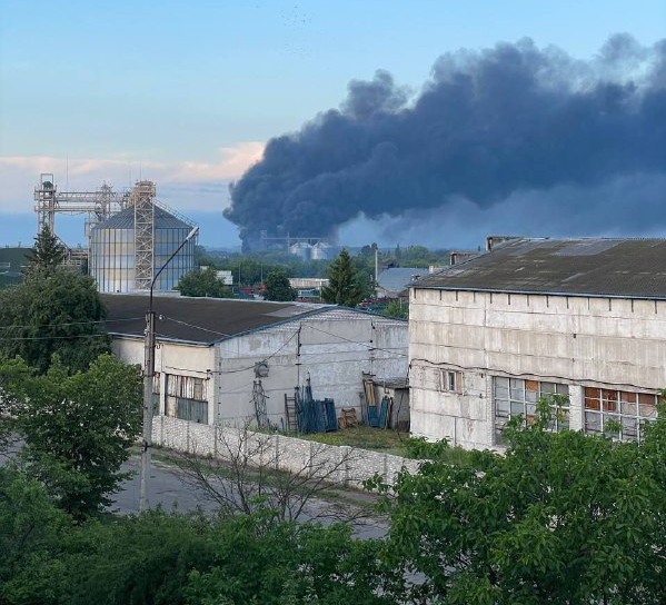 В окупованому Сватовому детонують склади боєприпасів окупантів: відео