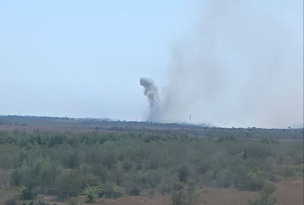 БПЛА атаковали аэропорт оккупированного Мариуполя: погиб российский военный, уничтожена бронемашина
