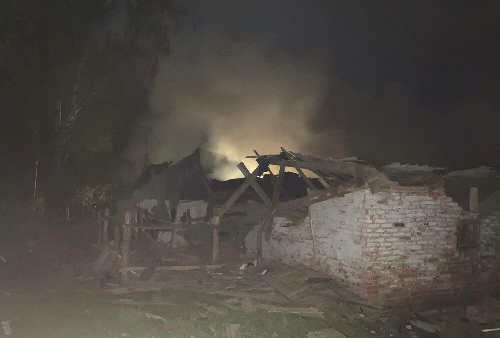 Россияне сбросили авиабомбы на Черниговскую и Сумскую области: есть погибшие (фото)