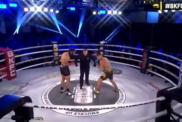 Нокаут с первого удара: в США турнирный бой завершился на 3-й секунде, - ВИДЕО