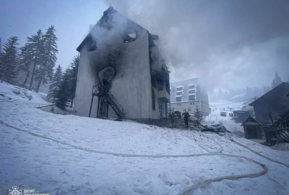 У Карпатах сталася пожежа в готелі на гірськолижному курорті