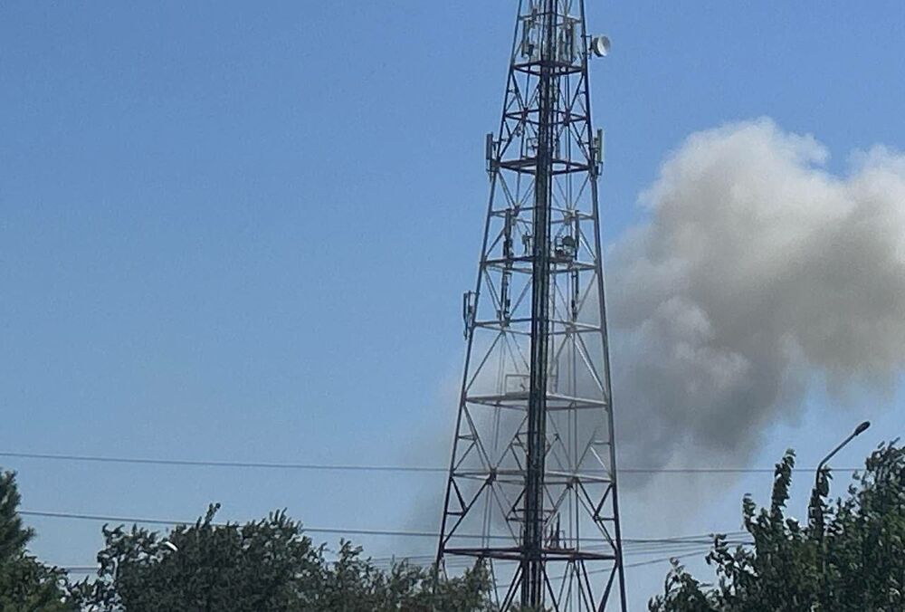 Возле оккупированного Крыма раздались взрывы на мостах