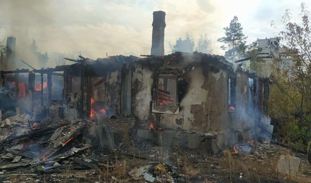 Российские оккупанты атаковали дом мирных жителей в Волчанске на Харьковщине Российские оккупанты атаковали дом мирных жителей в Волчанске на Харьковщине