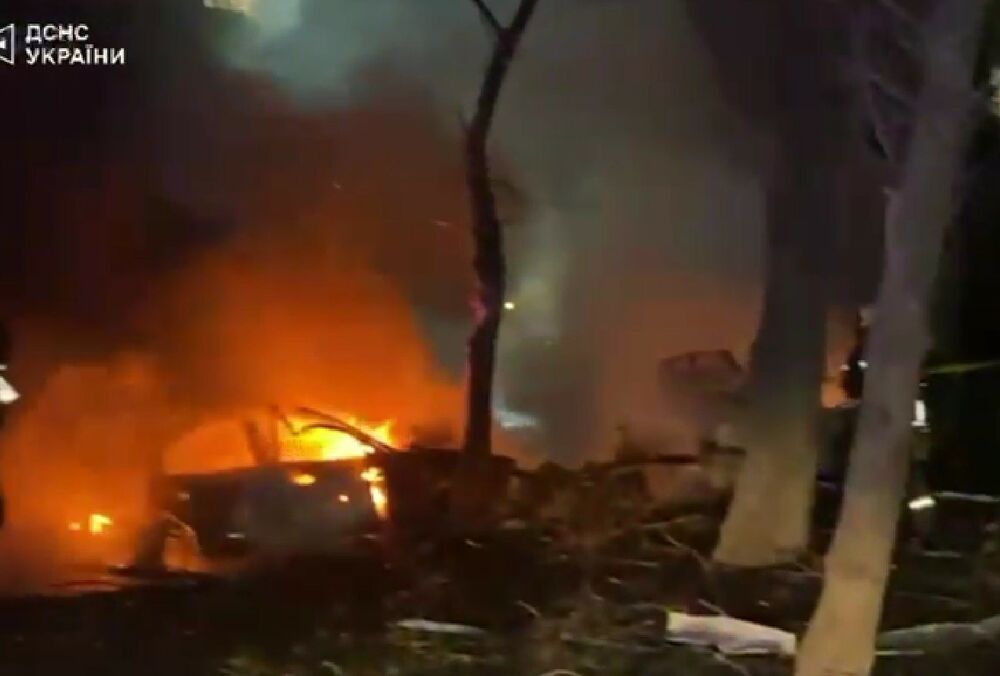 Росія вдарила по багатоповерхівках у Сумах