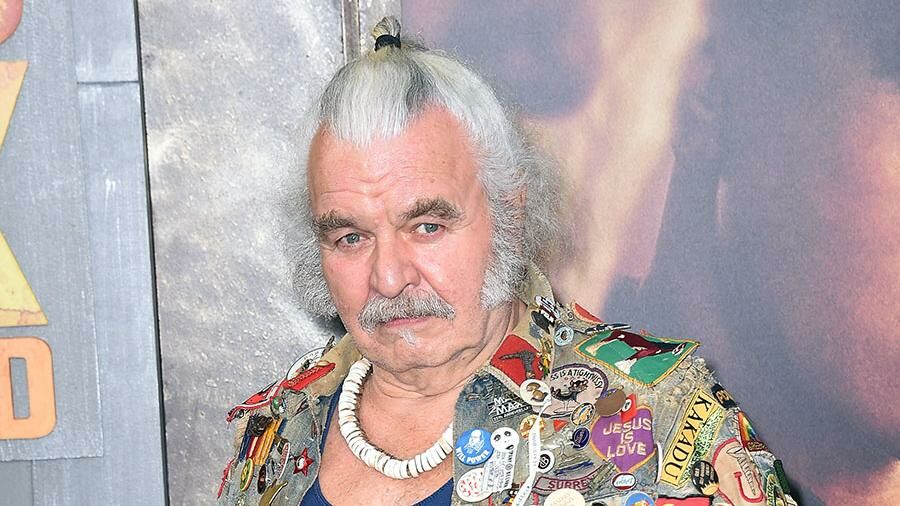 Пішов з життя актор, який зіграв одну з головних ролей в ”Божевільний Макс”