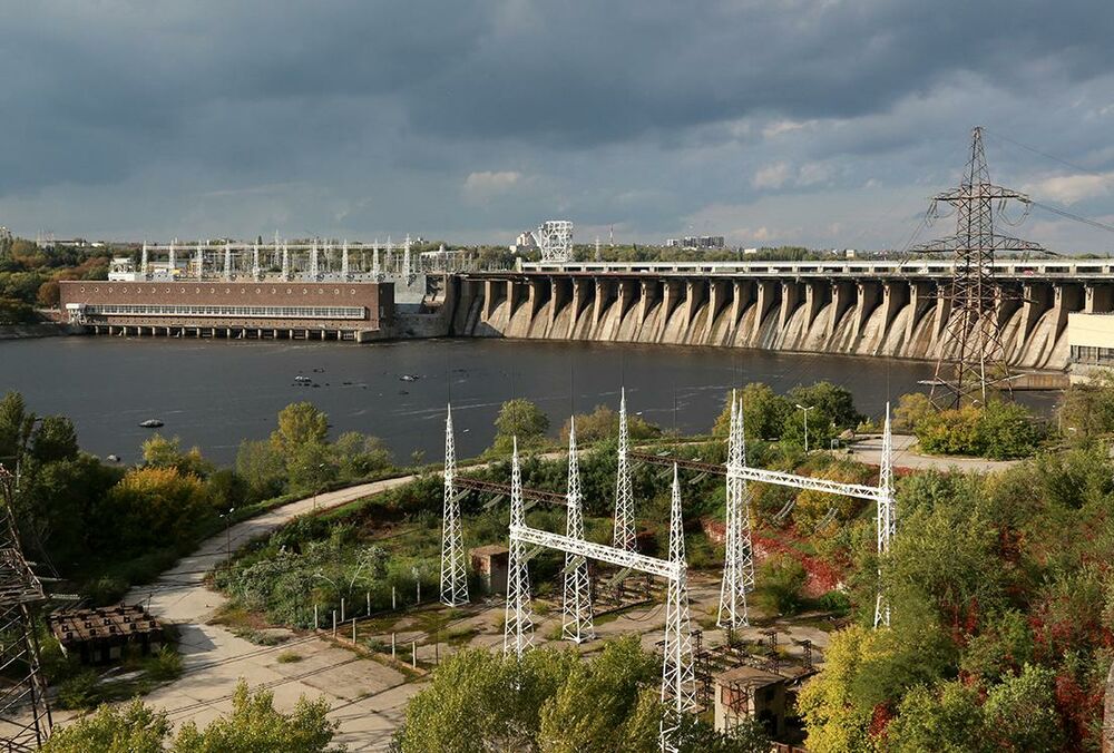 На Днепре ниже ДнепроГЭС останавливается судоходство