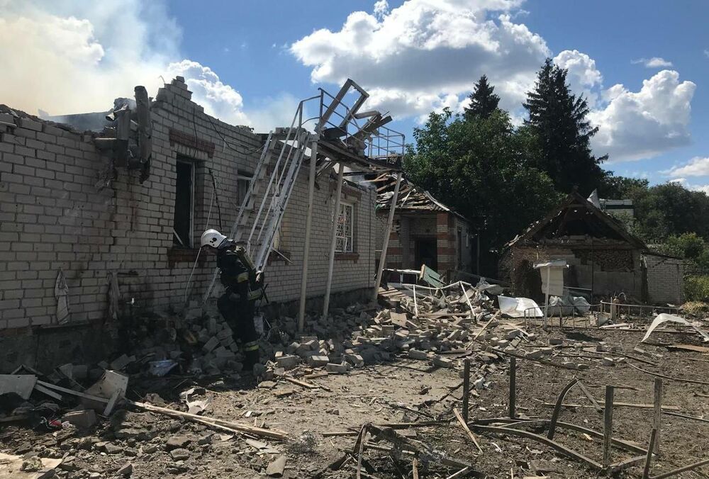 Російські військові вдарили по центру Золочева Російські військові вдарили по центру Золочева