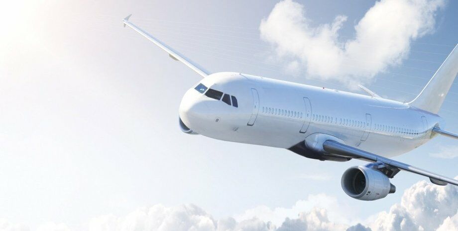 Українські бізнесмени та олігархи почали масово залишати країну на чартерних рейсах