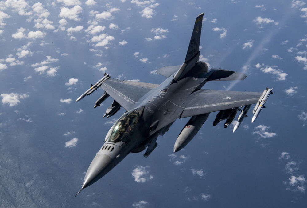 Politico: США поки що не надали Європі дозволу на навчання українців на F-16 Politico: США поки що не надали Європі дозволу на навчання українців на F-16