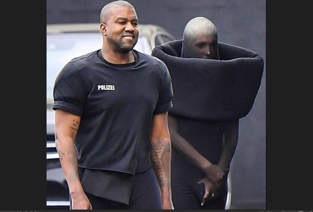 Канье Уэст в Дубае снова странно нарядил Бьянку Цензори: фото