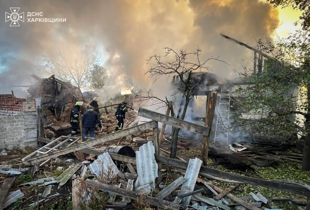 Російськй дрон ударив по житловому будинку на Харківщині Російськй дрон ударив по житловому будинку на Харківщині