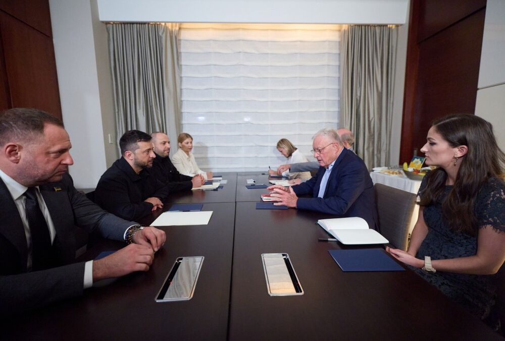 Зеленський зустрівся з Келлогом перед переговорами з Трампом