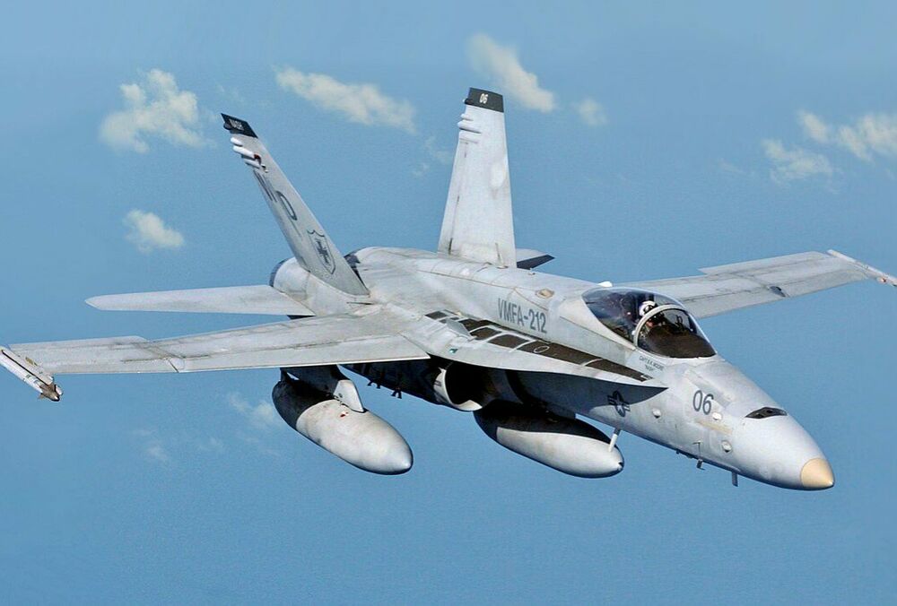 В США разбился военный самолет F-18 Hornet