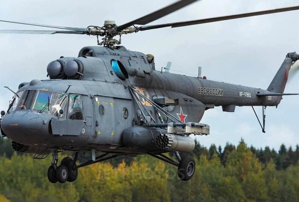 Российский боевой вертолет Ми-8 вместе с экипажем прилетел в Украину, чтобы сдаться ВСУ