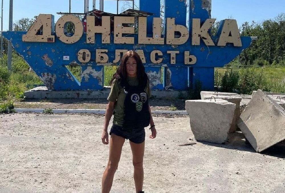 Руслана нарвалась на критику в сети из-за откровенного внешнего вида на передовой  Руслана нарвалась на критику в сети из-за откровенного внешнего вида на передовой