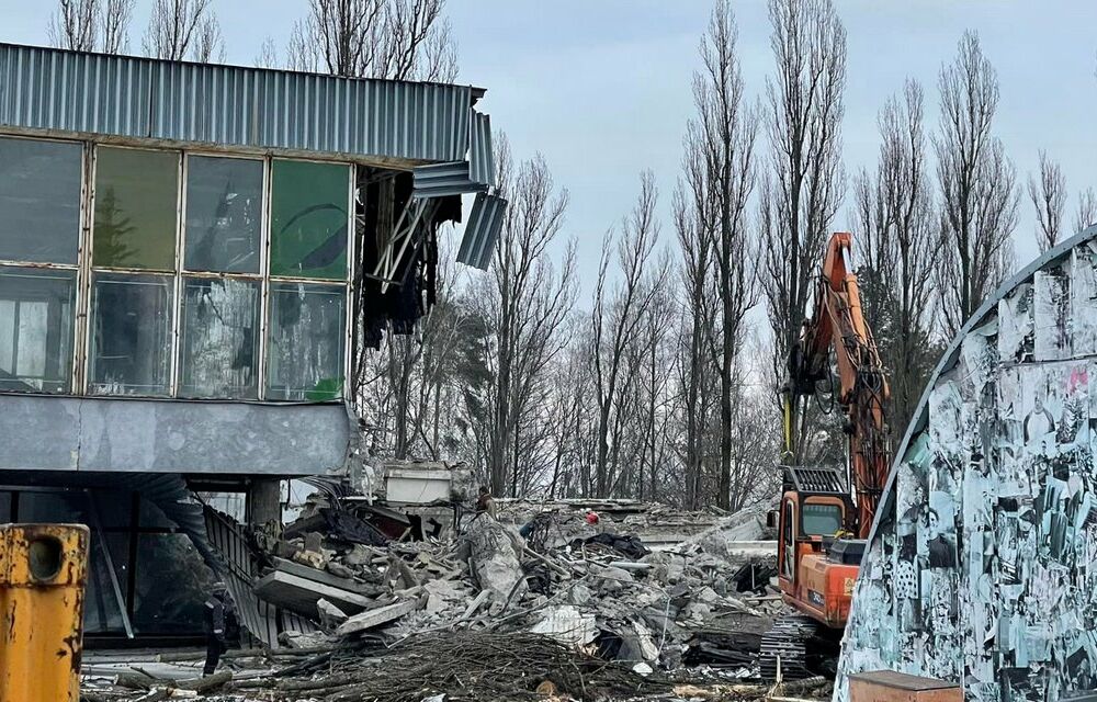 На ВДНХ в Киеве полностью снесли павильон, где проводили ”Кураж базар”