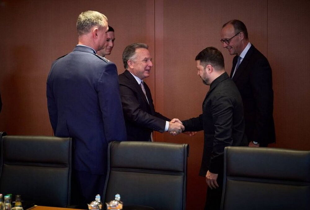 Саммит ”коалиции решительных” в Париже начнется со встречи Зеленского и Макрона с Уиткоффом и Кушнером