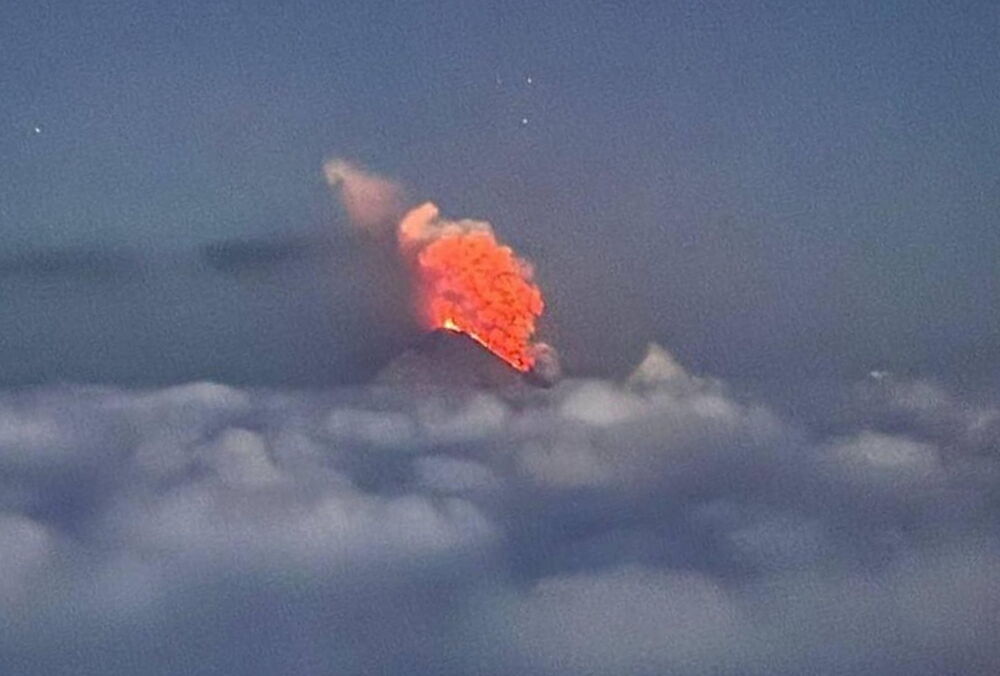 Після потужного землетрусу на Камчатці почалося виверження вулкана Ключевська Сопка