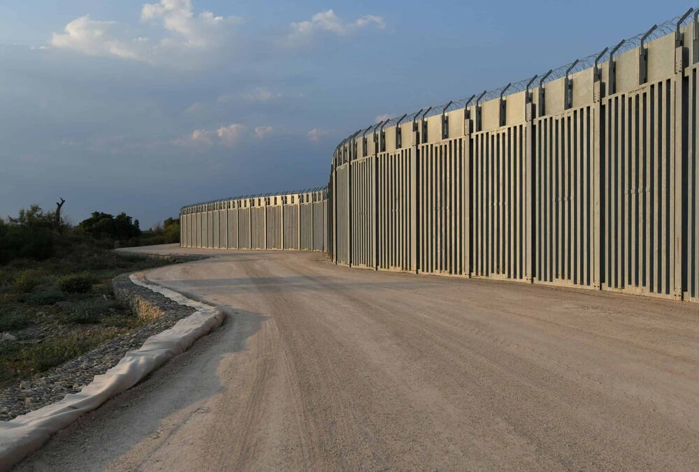 Греция хочет построить ограждение вдоль всей сухопутной границы с Турцией Греция хочет построить ограждение вдоль всей сухопутной границы с Турцией