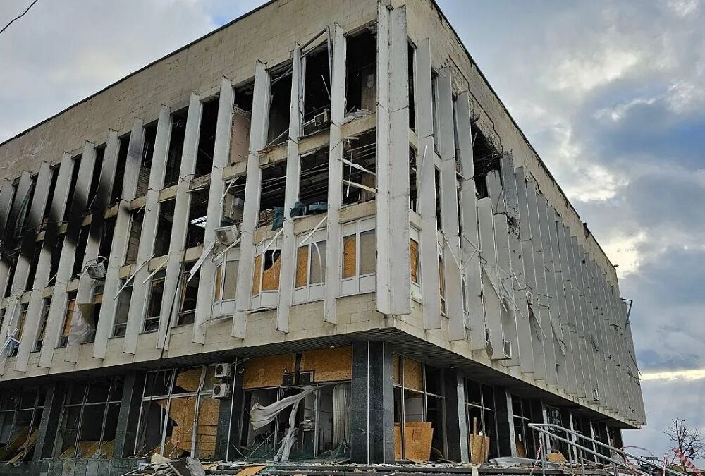 Оккупанты разрушили областную библиотеку в Херсоне Оккупанты разрушили областную библиотеку в Херсоне