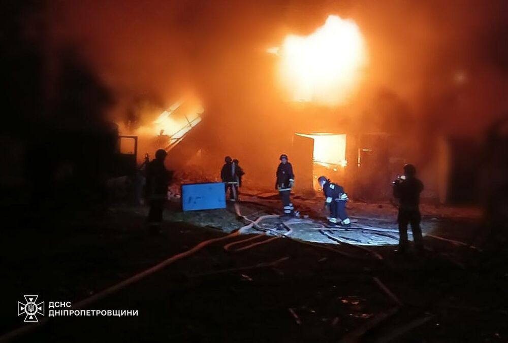 Росіяни атакували дронами Дніпропетровську область: поранено 2 людей, загинуло 20 корів