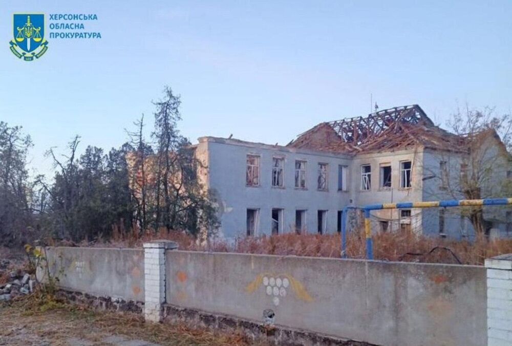 Оккупанты нанесли авиаудар по Херсону, известно об одном погибшем